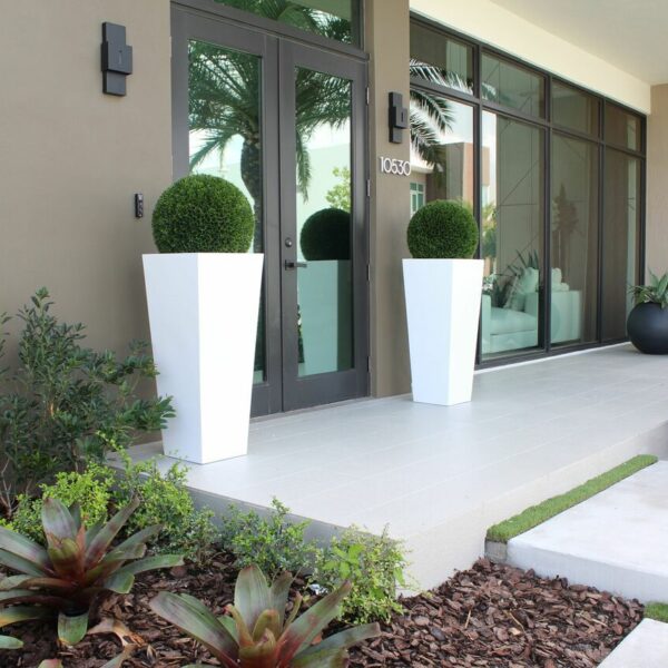 Groß Beau Fiberglas Vase Topiary