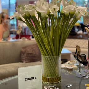 Cala Lilies In 30cm Glas Cylinder