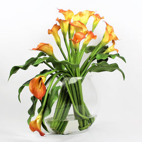Mango Calla Lilies in der Moon Vase