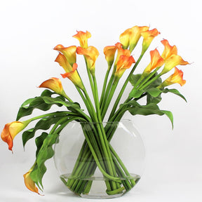 Mango Calla Lilies in der Moon Vase