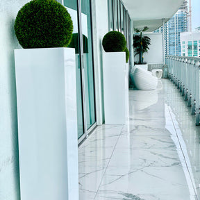 Yong Fiberglas Vase Topiary