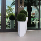 Mittel Beau Fiberglas Vase Topiary